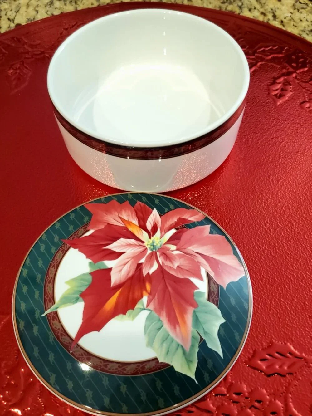 VINTAGE Mikasa Maxima Holiday Fleur Poinsettia Round Trinket Box w/Lid